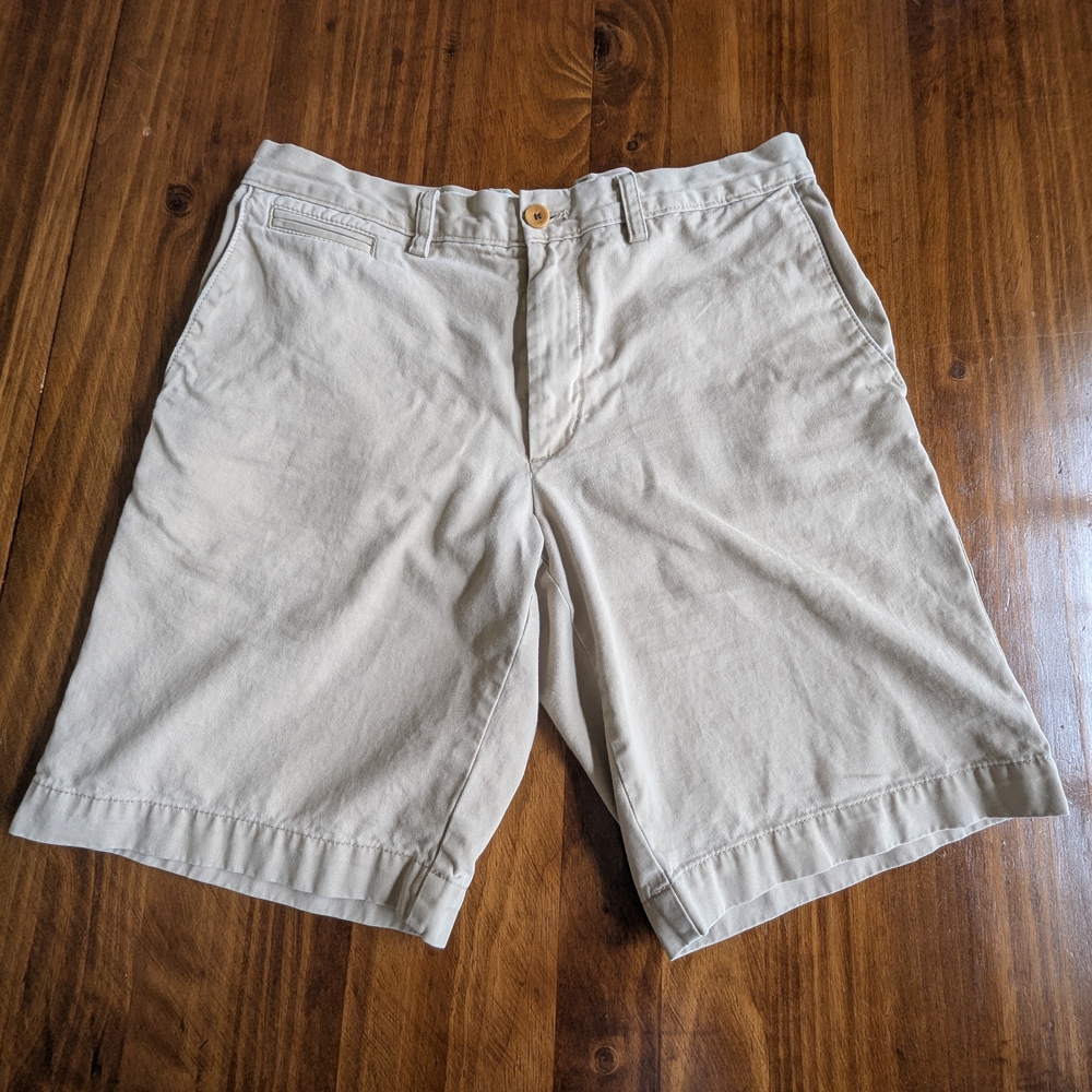 Banana Republic 33 Waist 9" Inseam Khaki Flat Front Chino Shorts
